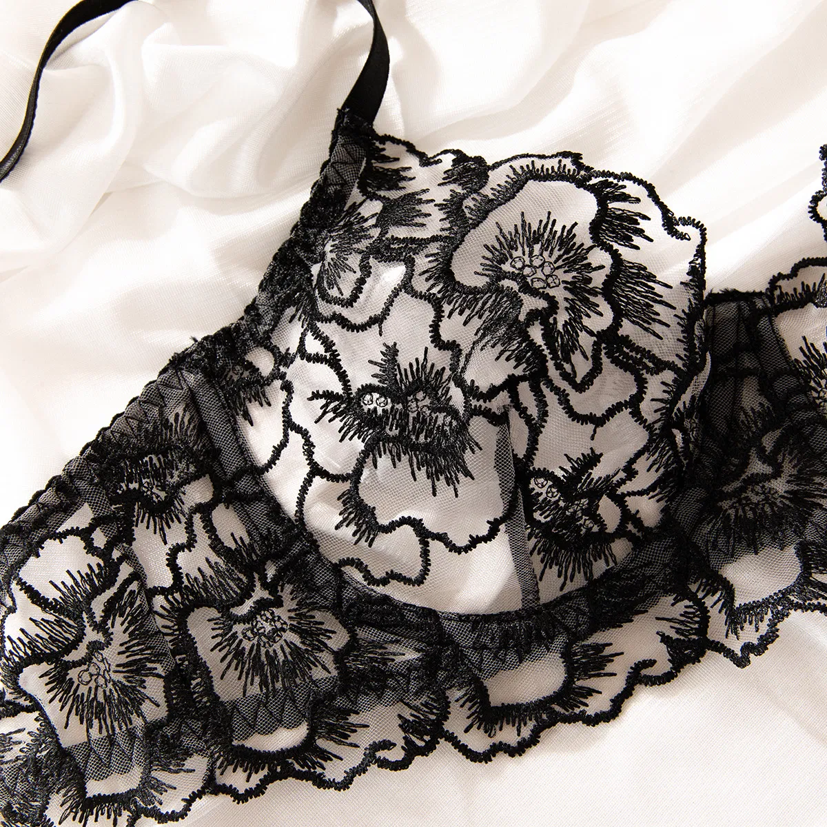 Hot Selling Embroidered Ultra-Thin Underwear Set Sexy See Through Woman Lingerie