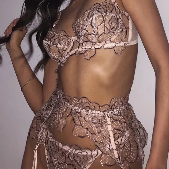 Wholesale Flower Embroidery See-Through Underwear Set Sexy Ultra-Thin Woman Lingerie