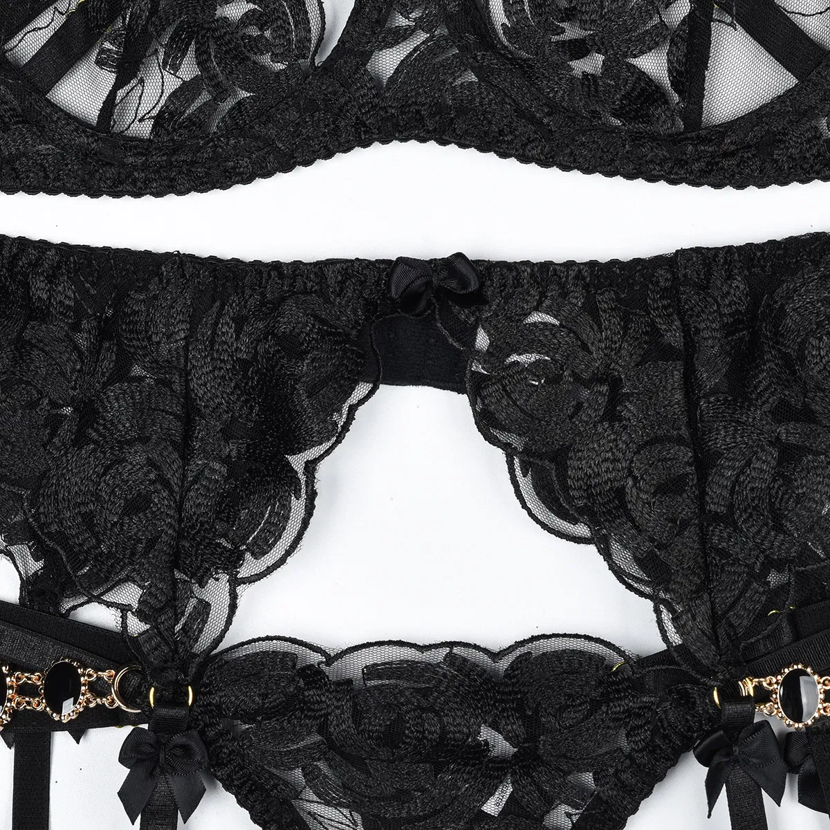 Wholesale Erotic Chain Underwear Set for Woman Sexy Embroidery Lace Lingerie