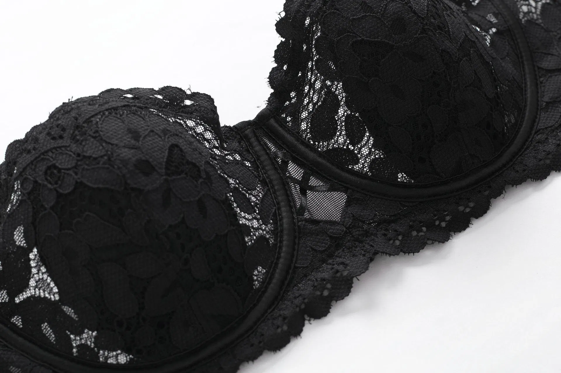 Hot Sell Sexy Embroidered Ultra-Thin Set for Women French Lace Soft Bra Underwear Lingerie