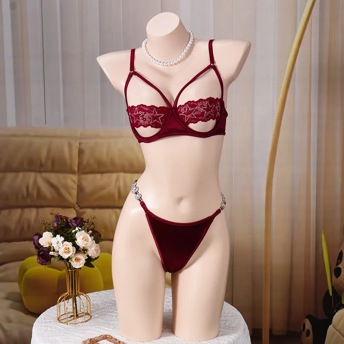 Hot Selling Delicate Ultra-Thin Underwear Set for Women Sexy Hollow out Lingerie