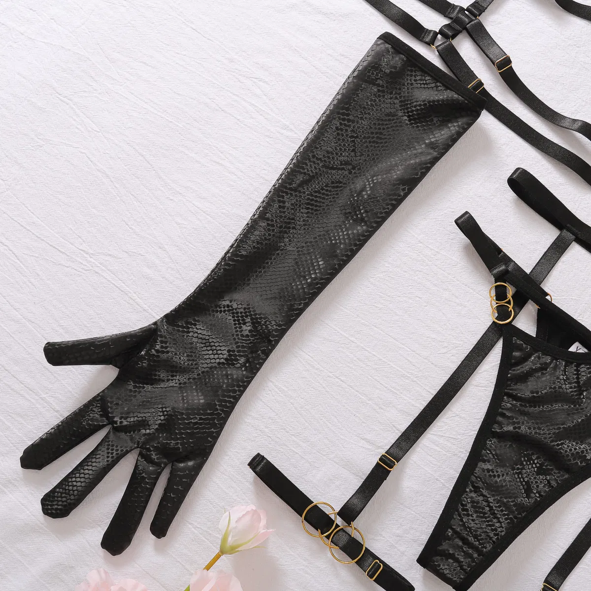 Wholesale Leather Crocodile Pattern Woman Bra Panty Set Sexy Backless Garter Lingerie