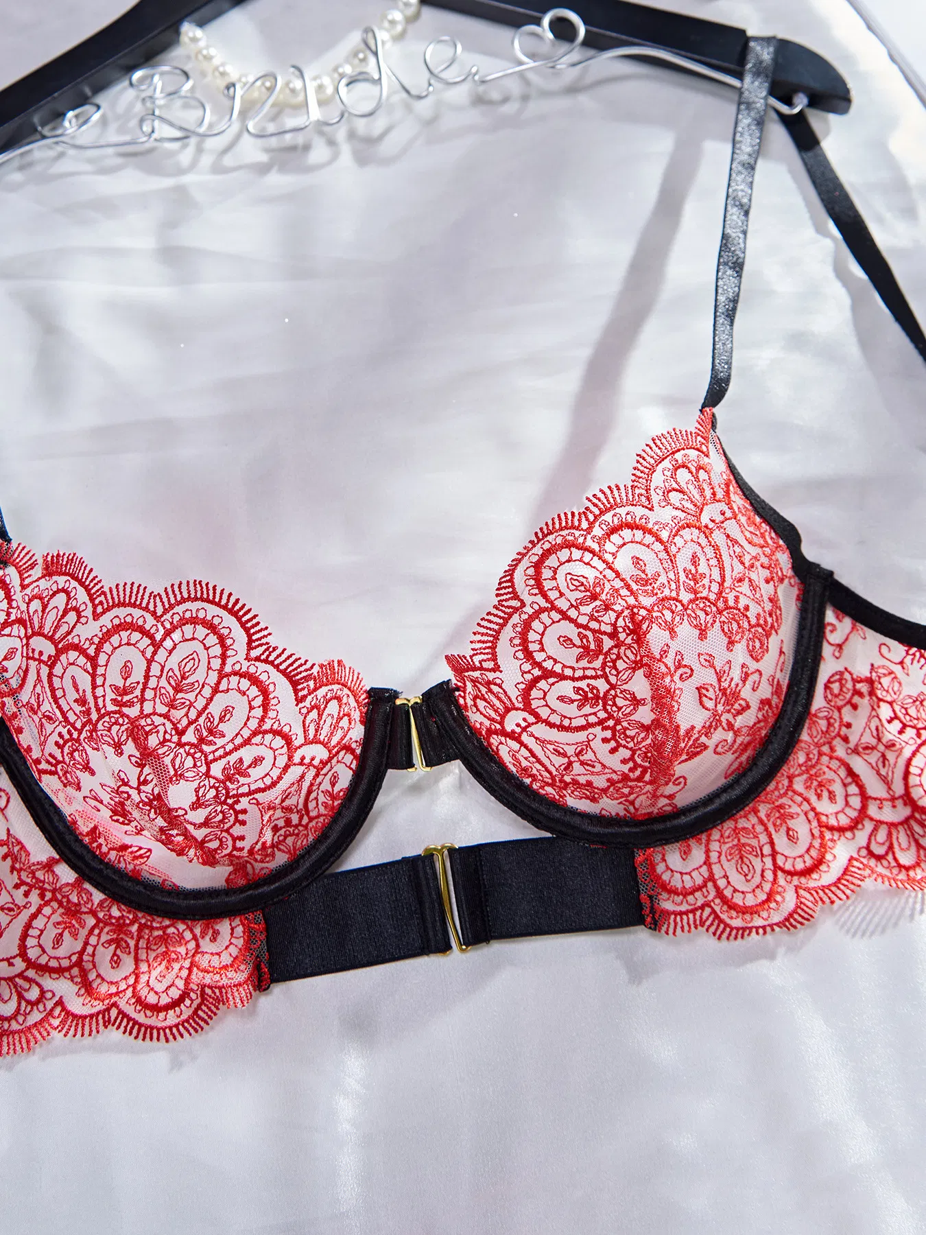 Sexy Luxury See-Through Bra Panty Sets New Fashion Embroidery Eyelash Lace Lingerie