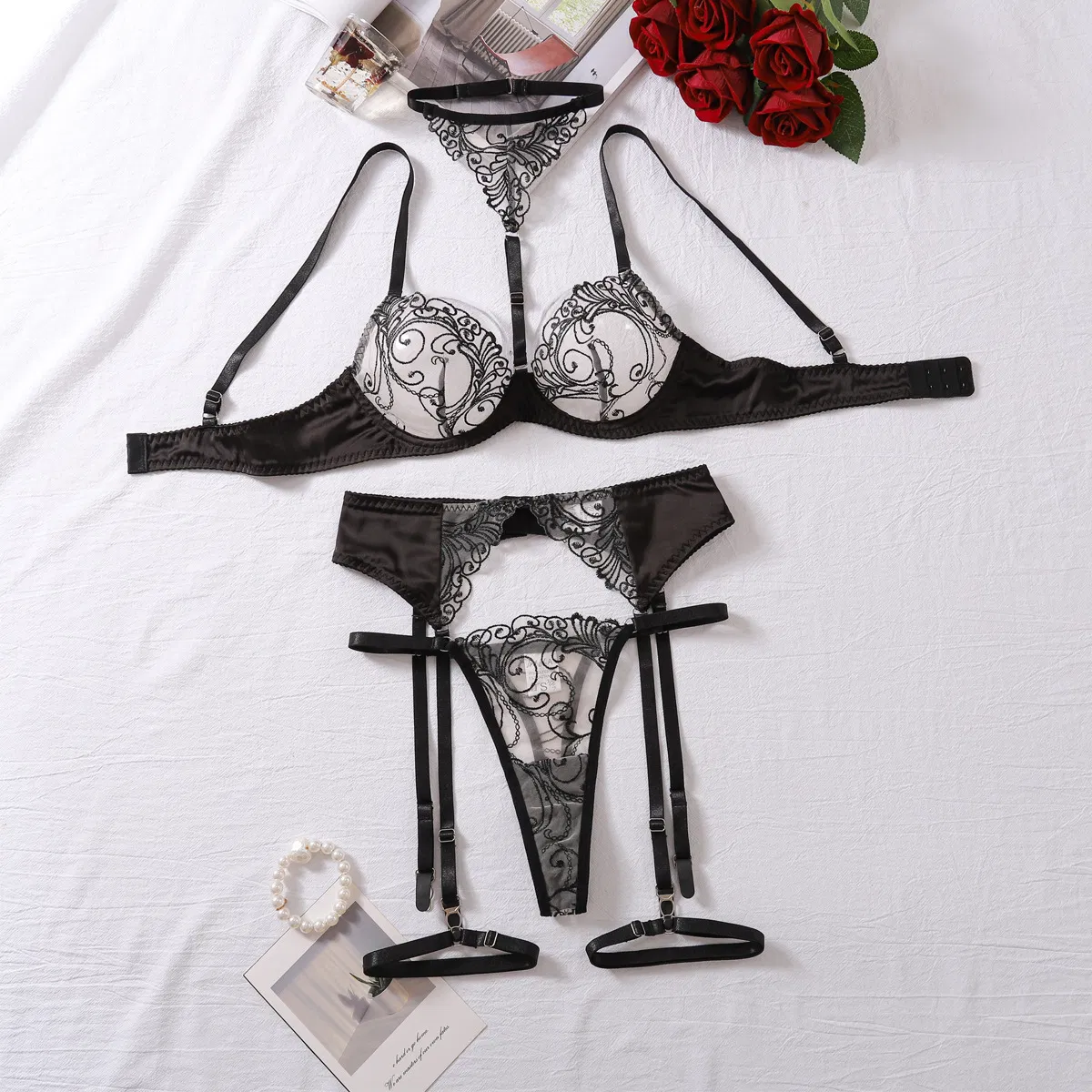Wholesale Embroidery Flower See-Through Mesh Underwear Set Hot Hangingneck Women Lingerie