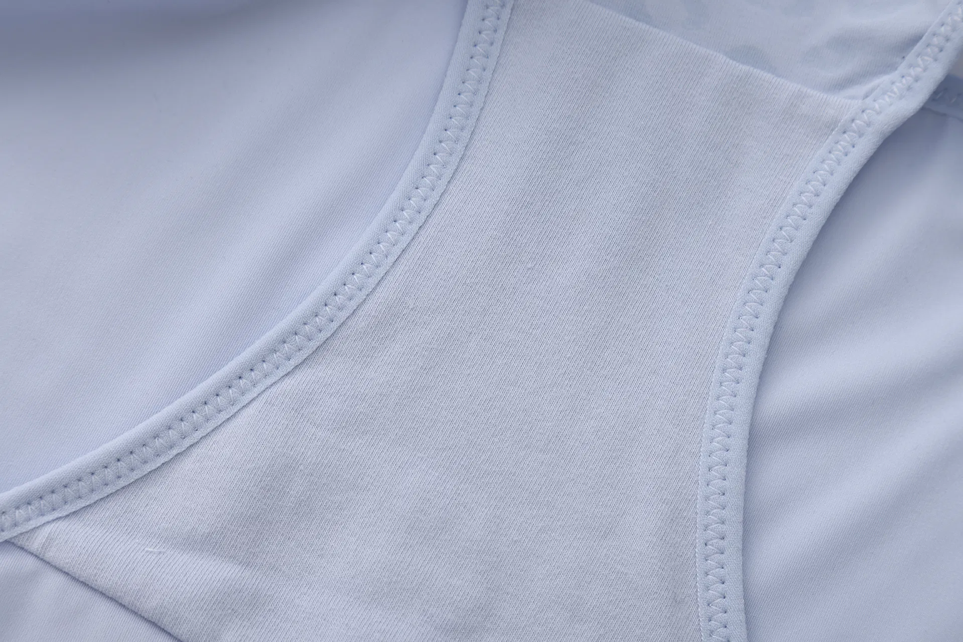 New Wholesale French Anti-Sagging Breathable Deep V-Neck Gathering for Women Soft Bra Ultra-Thin Set Sexy Underwear Lingerie