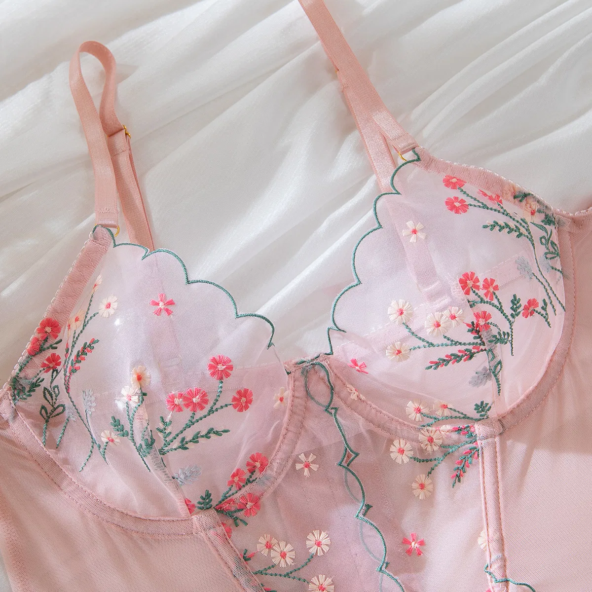 Sexy High Elastic Fish-Bone Underwear Set New Flower Embroidered See-Through Lingerie