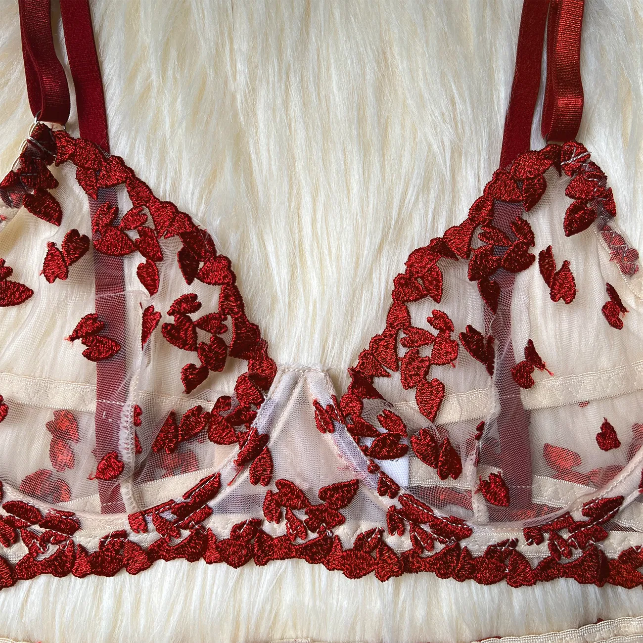 Wholesale Heart-Shaped Embroidery Woman Underwear Set New Erotic Transparent Lingerie