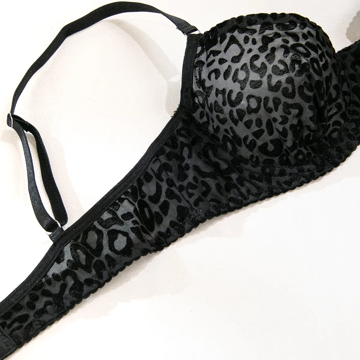 Wholesale Leopard Printed Underwear Set Sexy See-Through Mesh Women's Lingerie