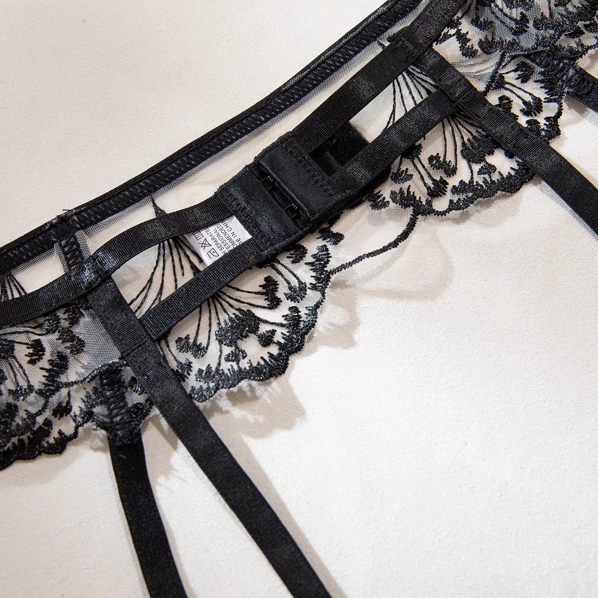 Sexy Embroidered Underwear Set for Woman Wholesale Perspective Mesh Backless Lingerie