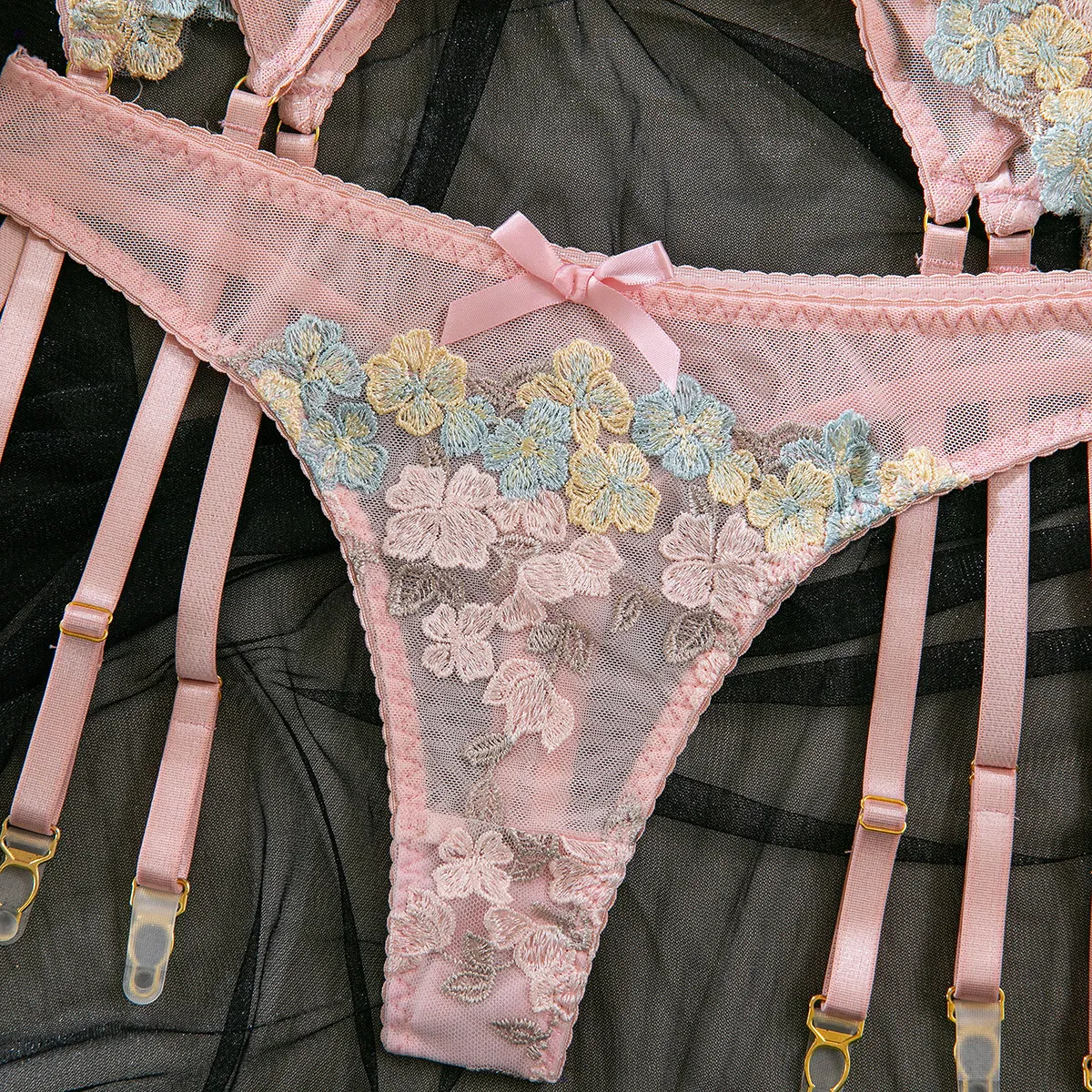 Wholesale Flower Embroidery Underwear Set Sexy Delicate Perspective Mesh Three-Piece Lingerie