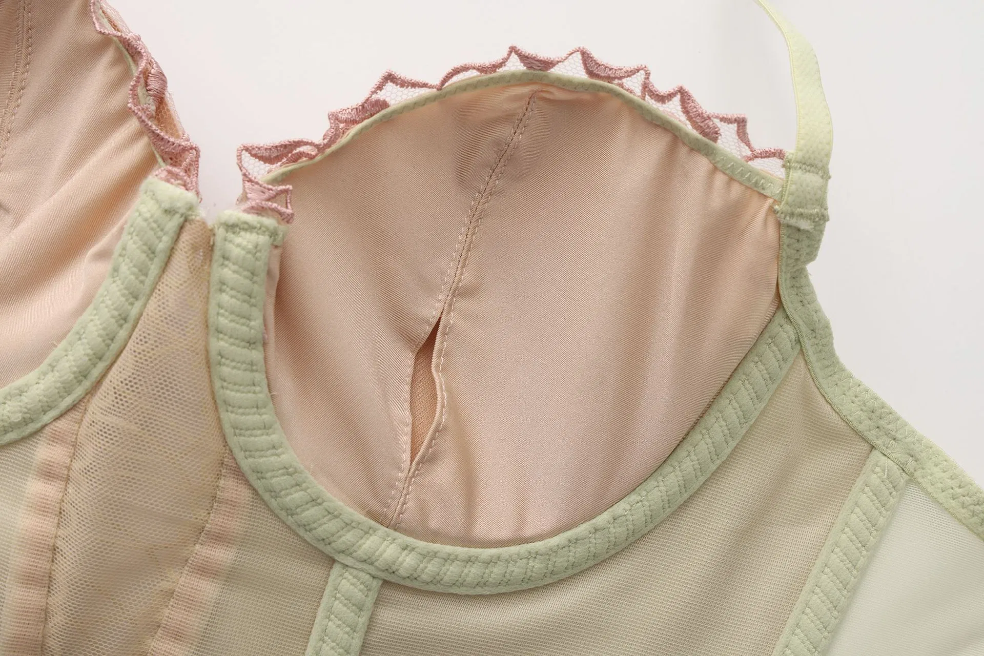 Wholesale New Style Rose Fishbone for Women Bra Set Sexy Underwear Lingerie