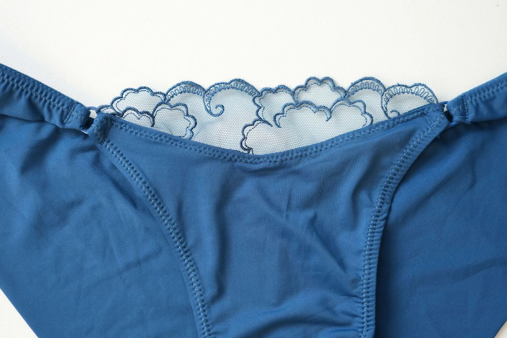 Wholesale Romantic for Women Soft Solid Color French Embroidery Lace Trim Sexy Breathable Ultra-Thin Bra Set Underwear Lingerie