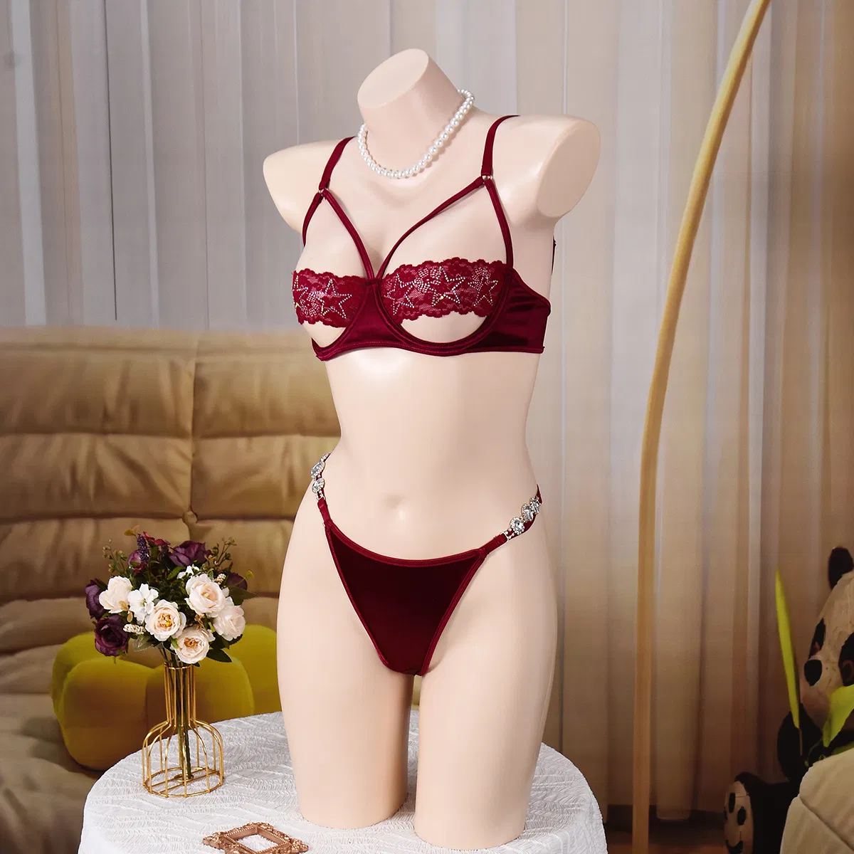 Hot Selling Delicate Ultra-Thin Underwear Set for Women Sexy Hollow out Lingerie