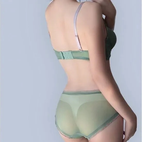 Newest Ultra-Thin Mesh Design Ladies Breathable Underwire Set Women's Lingerie