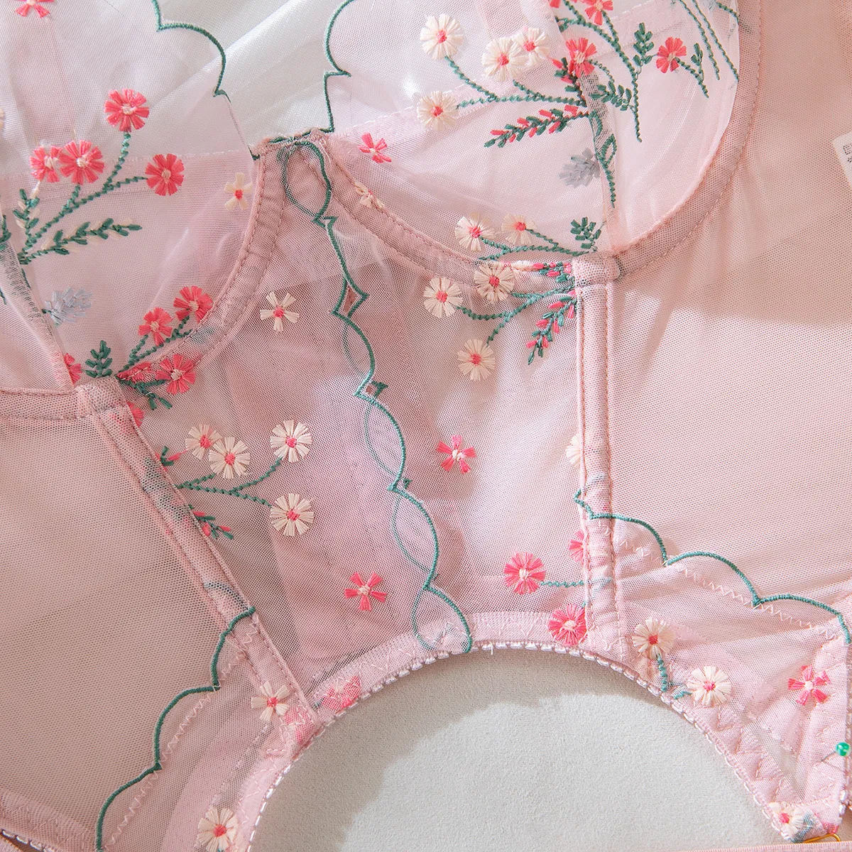 Sexy High Elastic Fish-Bone Underwear Set New Flower Embroidered See-Through Lingerie