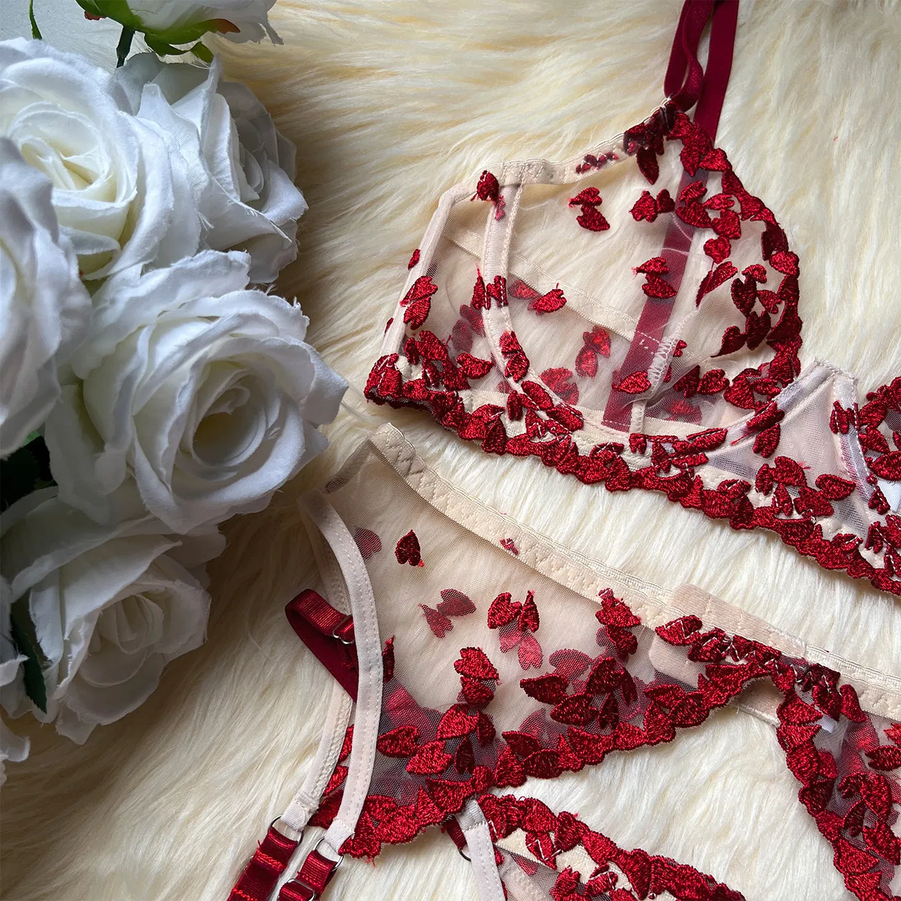 Wholesale Heart-Shaped Embroidery Woman Underwear Set New Erotic Transparent Lingerie