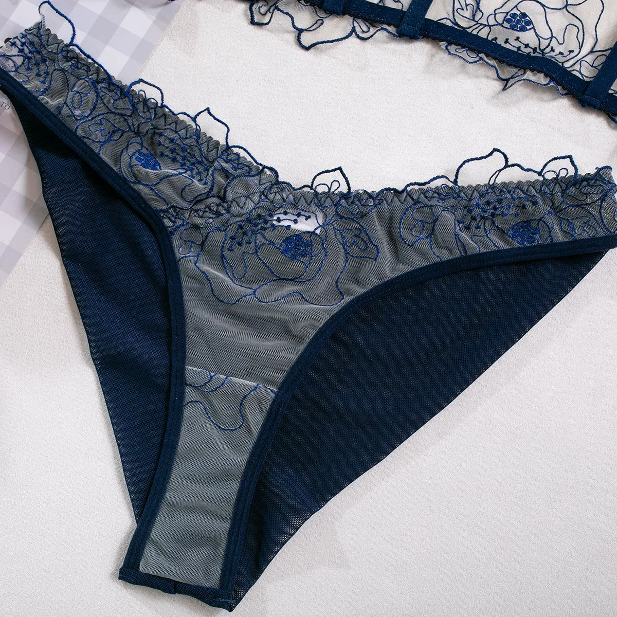 Sexy Fish Bone Embroidered Underwear Set for Woman Wholesale See-Through Mesh Lingerie
