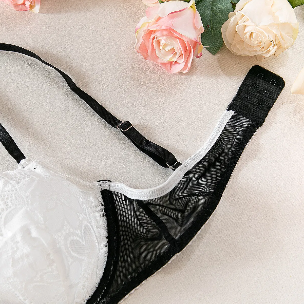 Hot Sale Ultral-Thin Two Piece Underwear Set Wholesale See-Through Embroidery Lace Lingerie