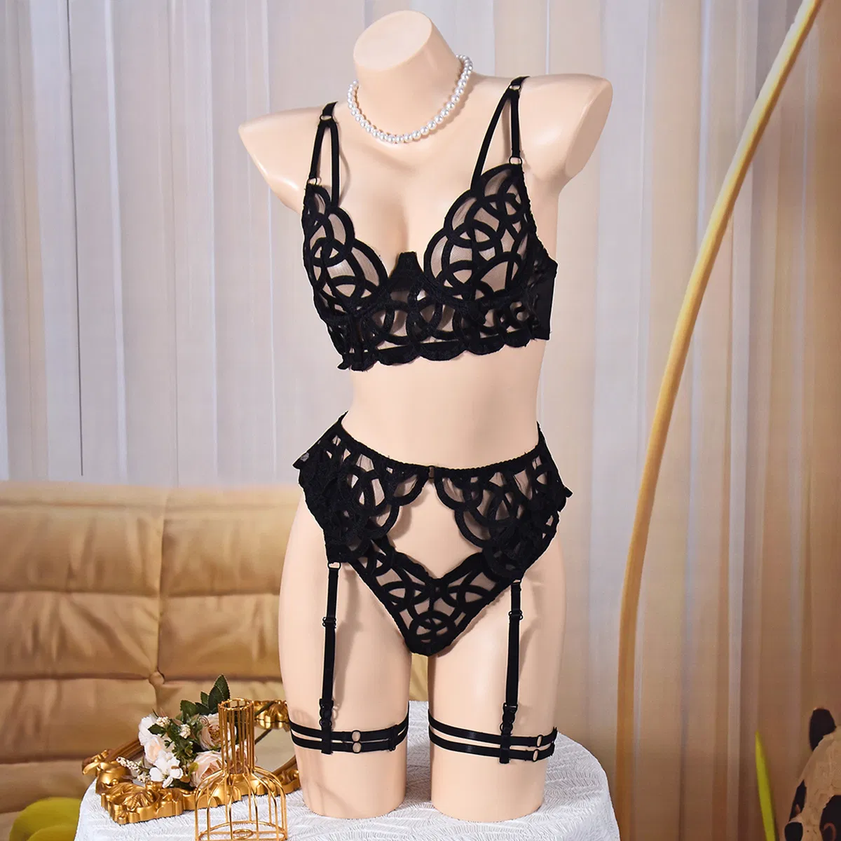 Sexy Luxury Perspective Mesh Underwear Set Wholesale Embroidered Woman's Lingerie