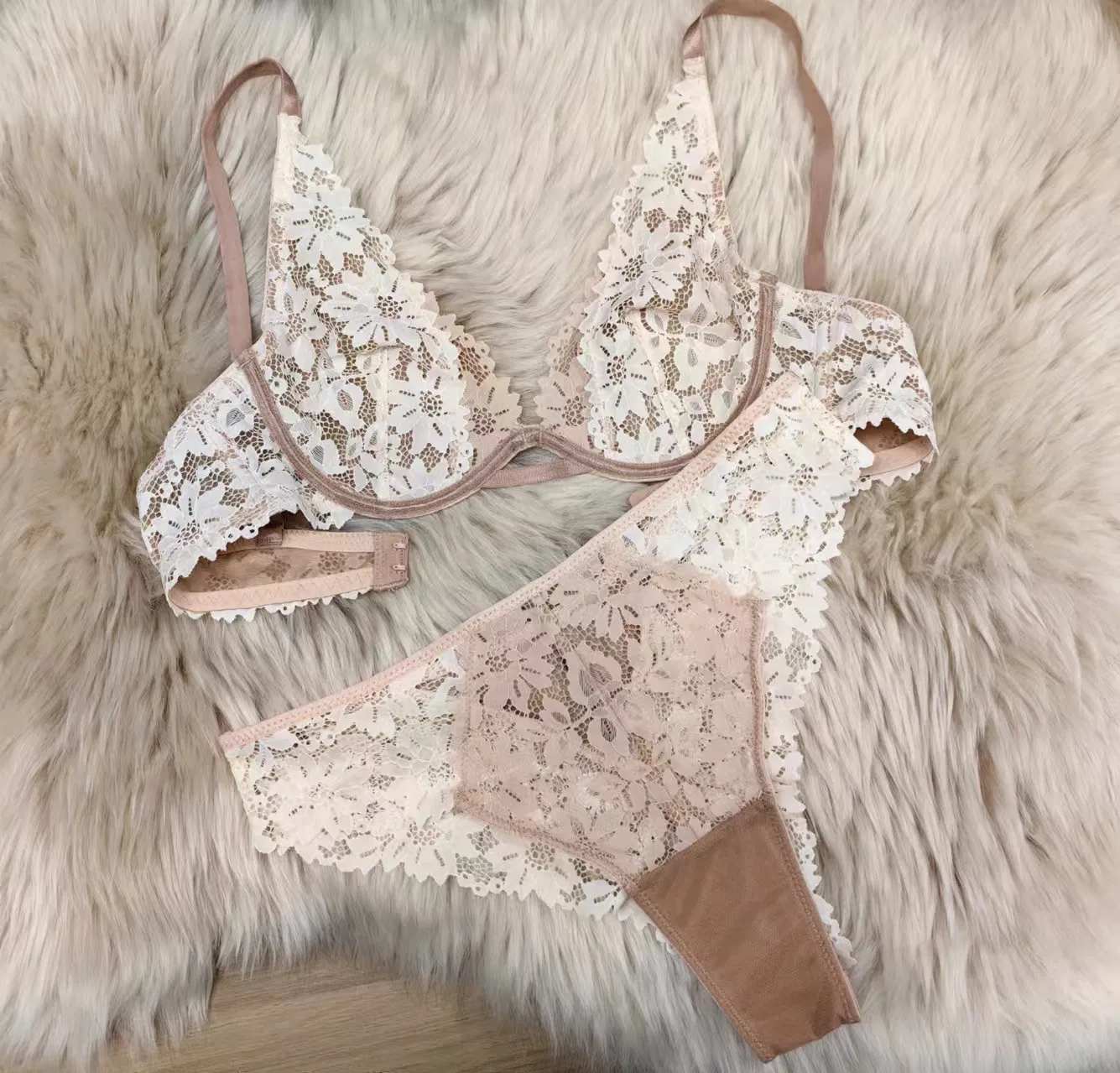 Wholesale French See-Through Lace Breathable Deep V Ultra-Thin for Women Soft Sexy Bra Set Underwear Lingerie