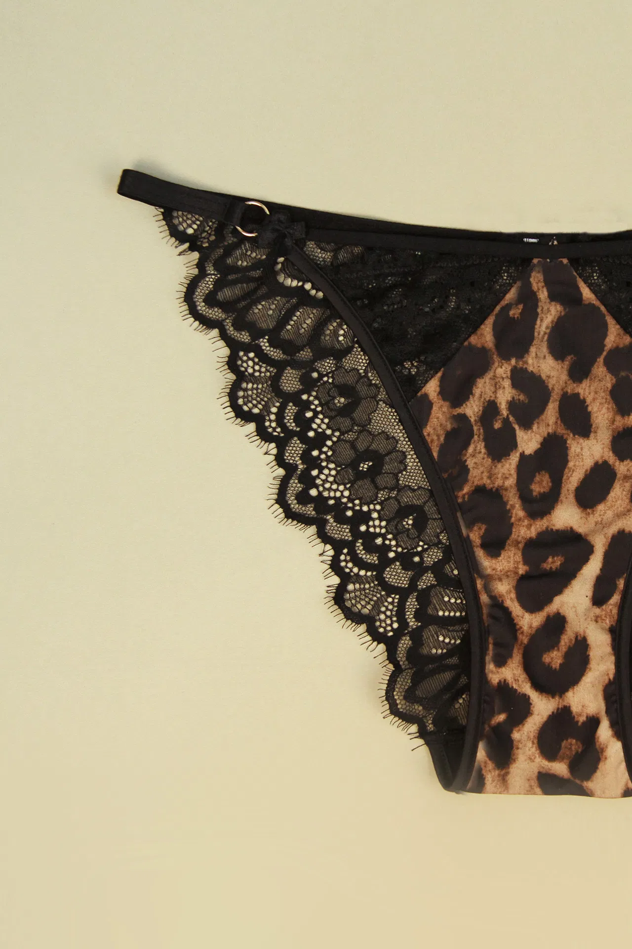 2025 Wholesale French Ultra-Thin Lace Patchwork Set for Women Bra Underwear Sexy Lingerie