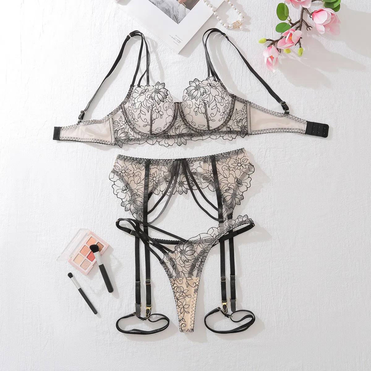 Sexy See-Through Mesh Women Bra Set Hot Selling V-Neck Embroidered Lace Lingerie