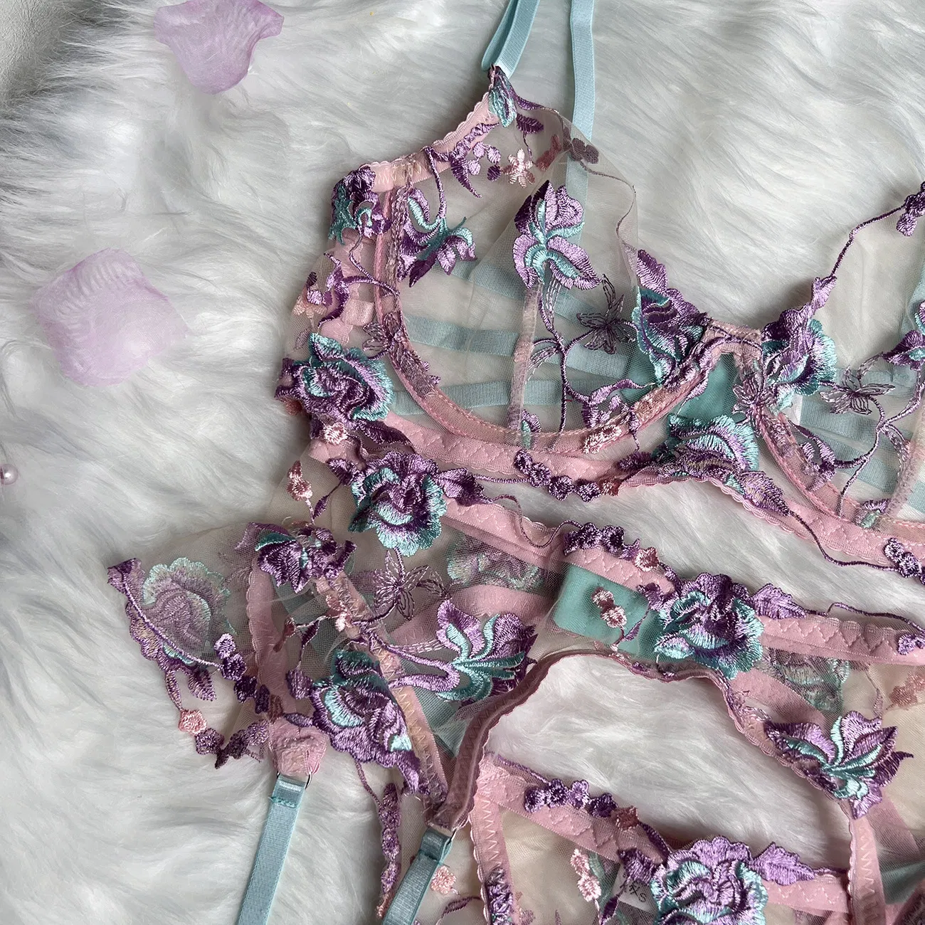 Wholesale Luxury See-Through Underwear Set for Woman Sexy Embroidery 4PCS Lingerie