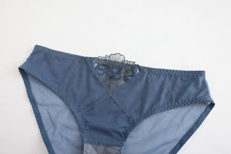 2025 Wholesale See-Through Lace Romantic Anti-Sagging Thongs Breathable Women Soft Bra Ultra-Thin Set Sexy Underwear Lingerie