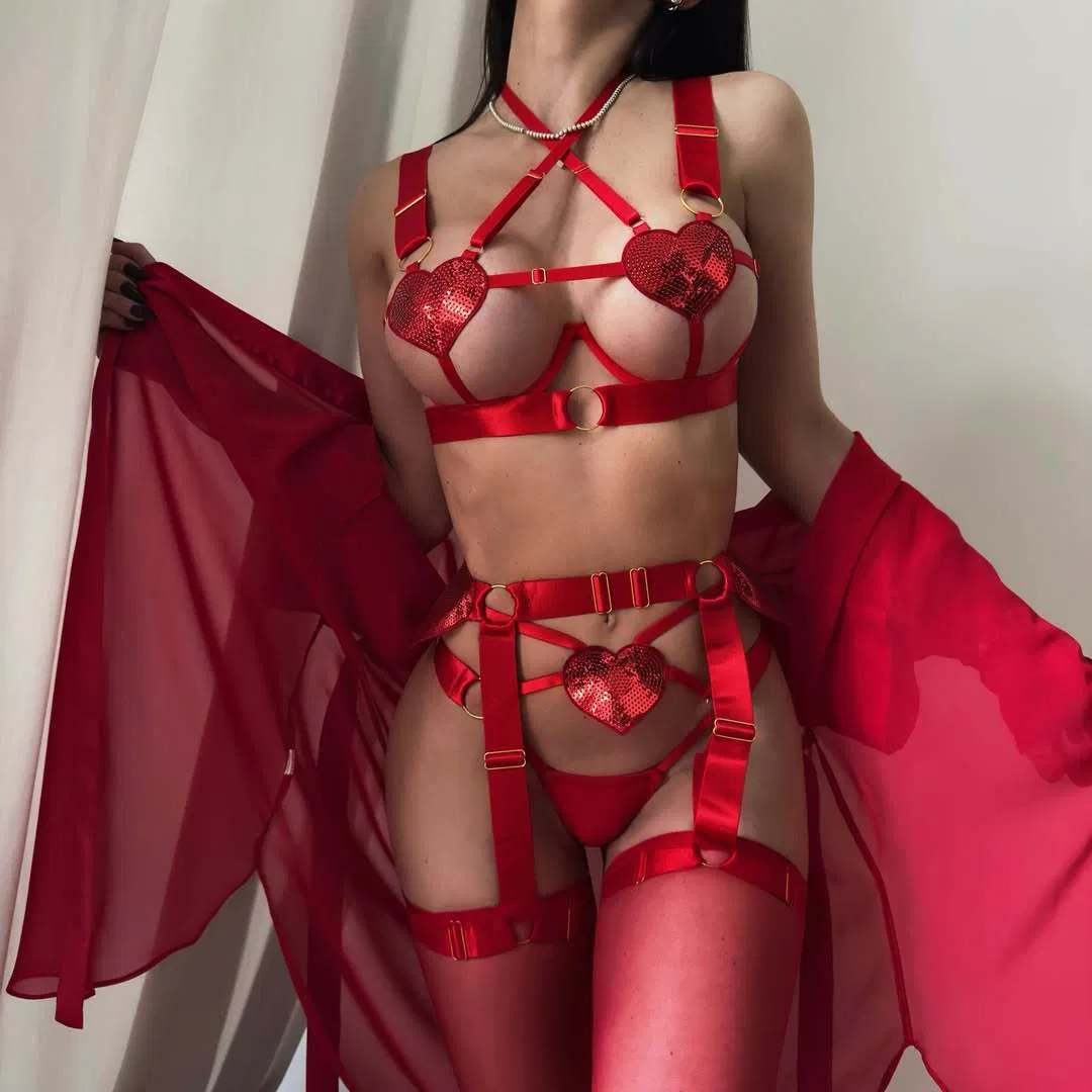 Wholesale Luxury Cross Hollow Underwear Set Sexy Heart Sequin Women's Lingerie