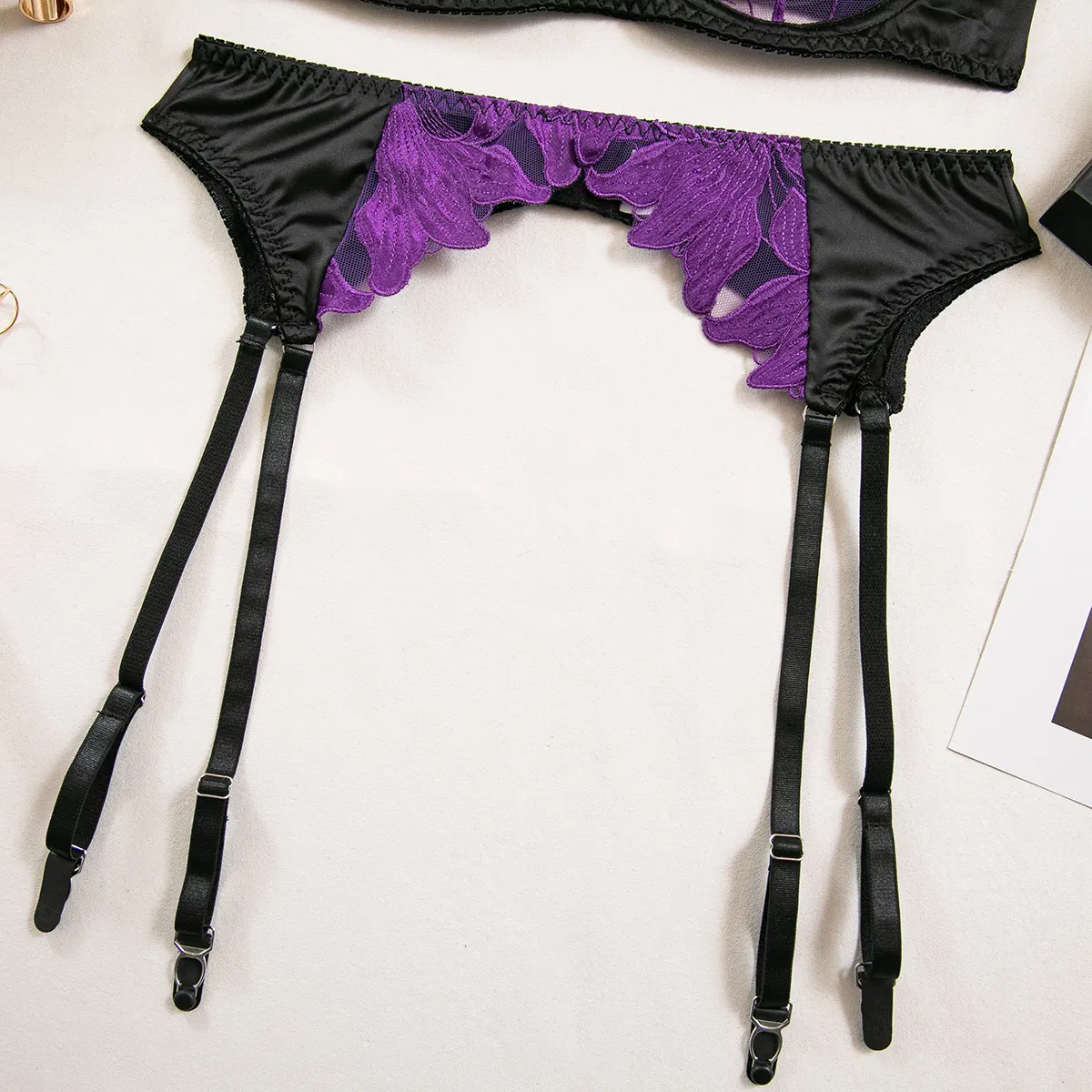 Wholesale Mesh See-Through Floral Embroidery Underwear Set Sexy Women's Three-Piece Lingerie