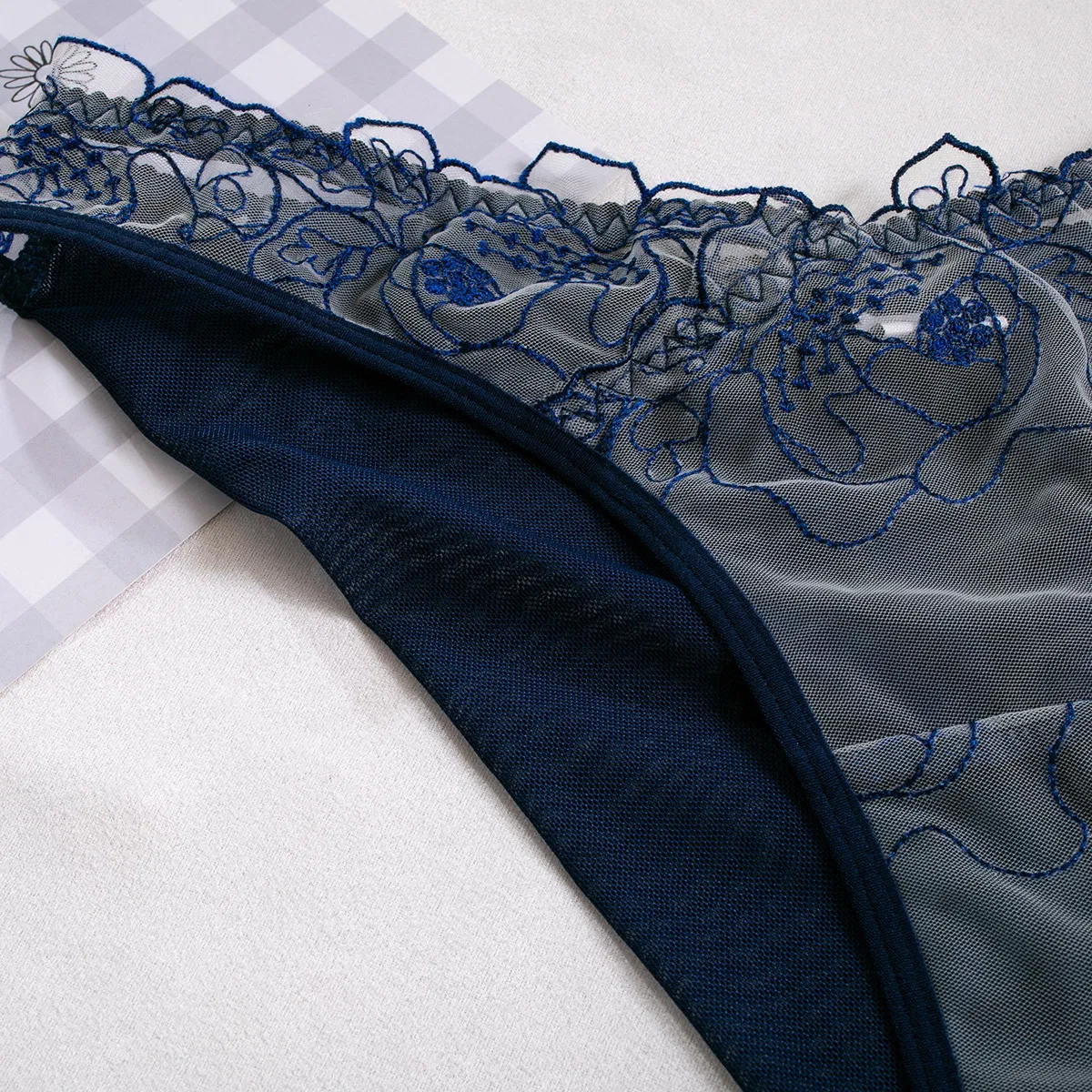 Sexy Fish Bone Embroidered Underwear Set for Woman Wholesale See-Through Mesh Lingerie
