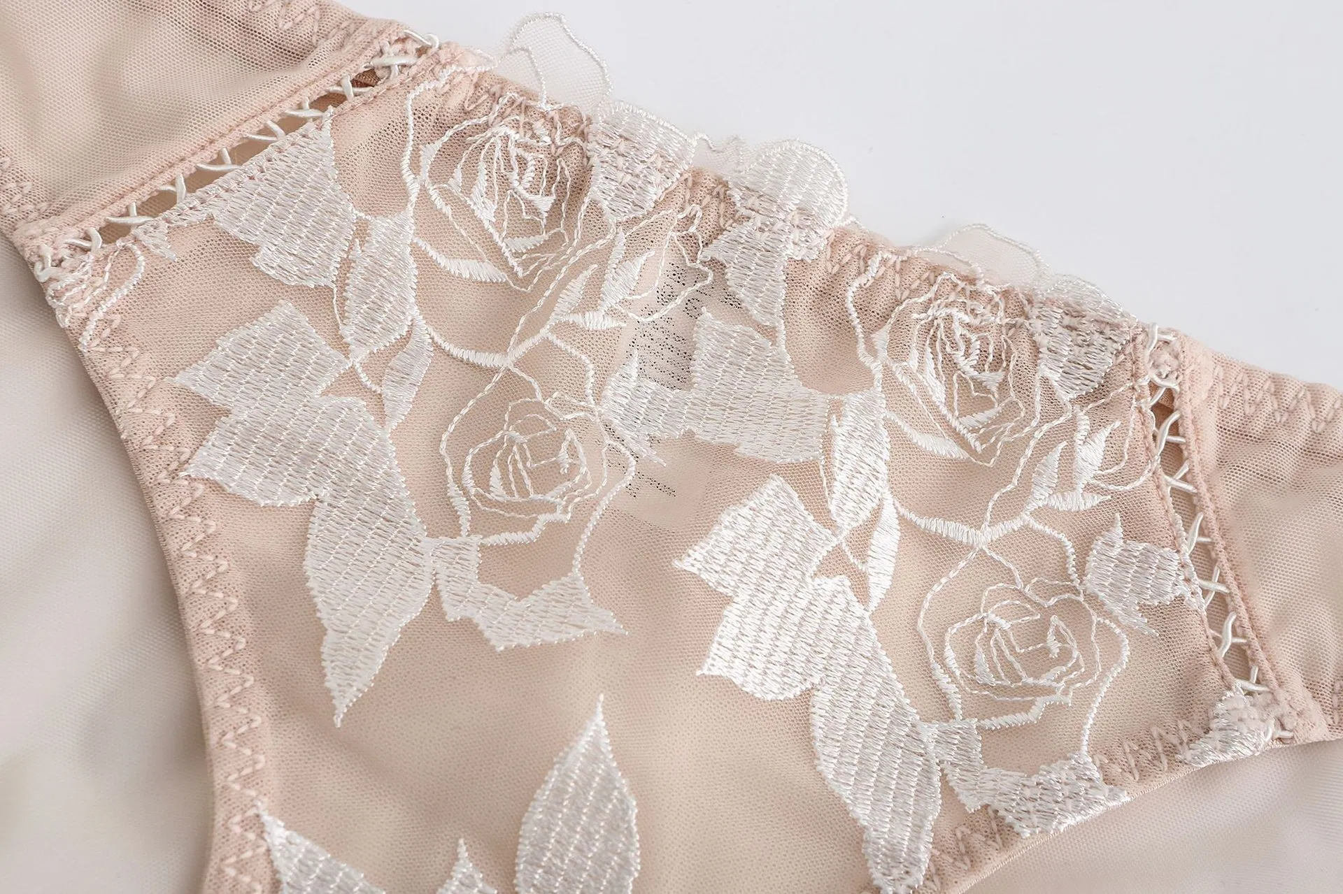 Wholesale Sexy French Ultra-Thin Set Rose Embroidery Lace for Women Bra Underwear Lingerie