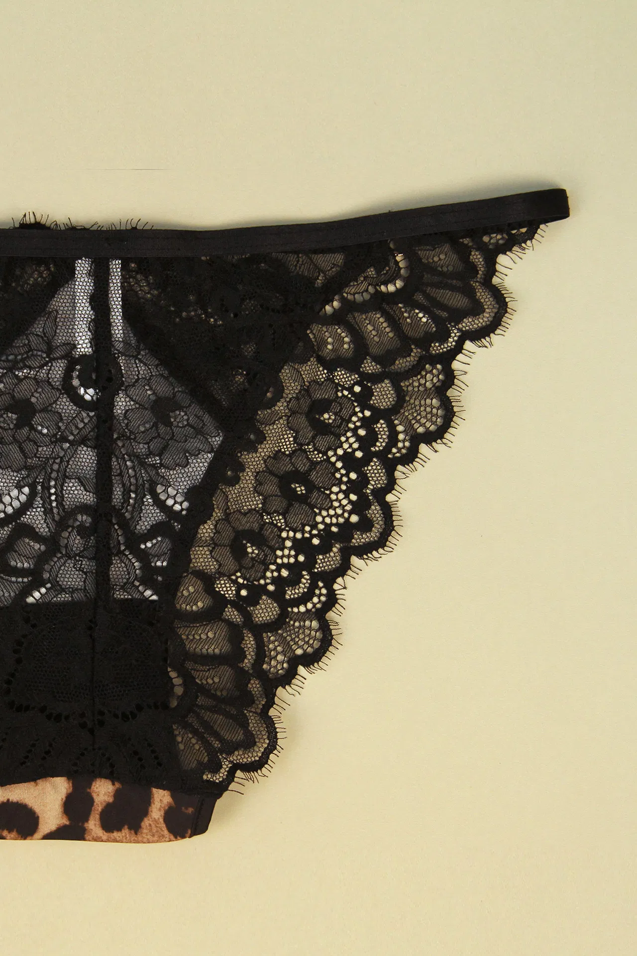 2025 Wholesale French Ultra-Thin Lace Patchwork Set for Women Bra Underwear Sexy Lingerie