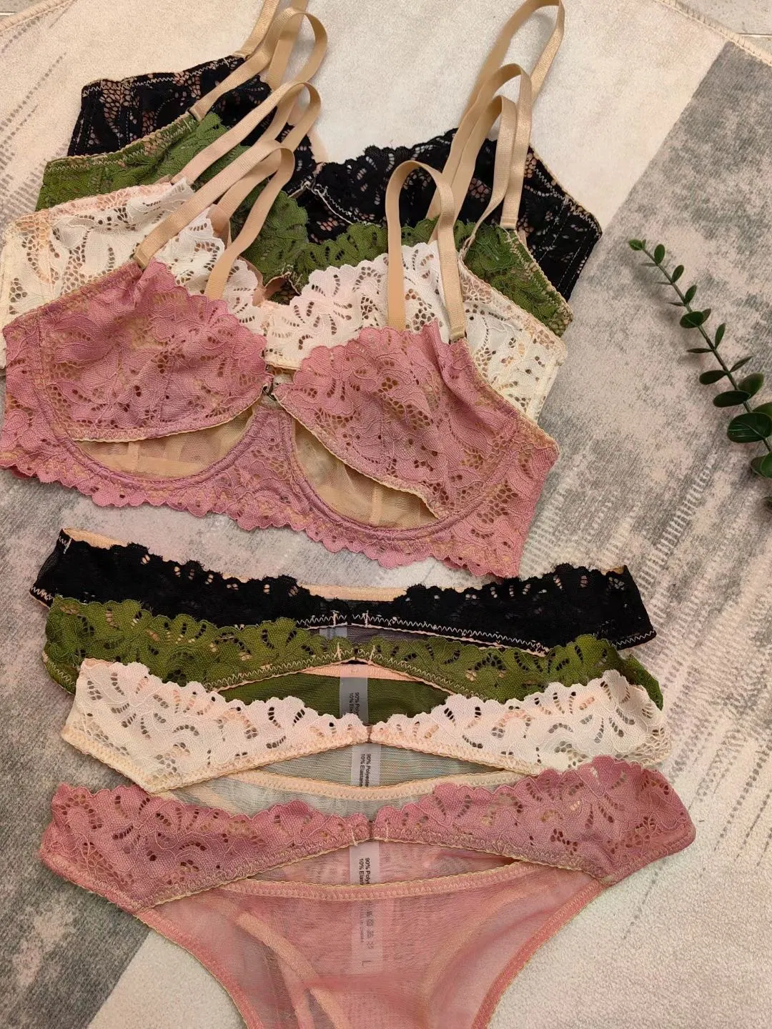 Sexy Underwear Wholesale Embroidery Lace French Ultra-Thin Romantic for Women Soft Bra Set Lingerie