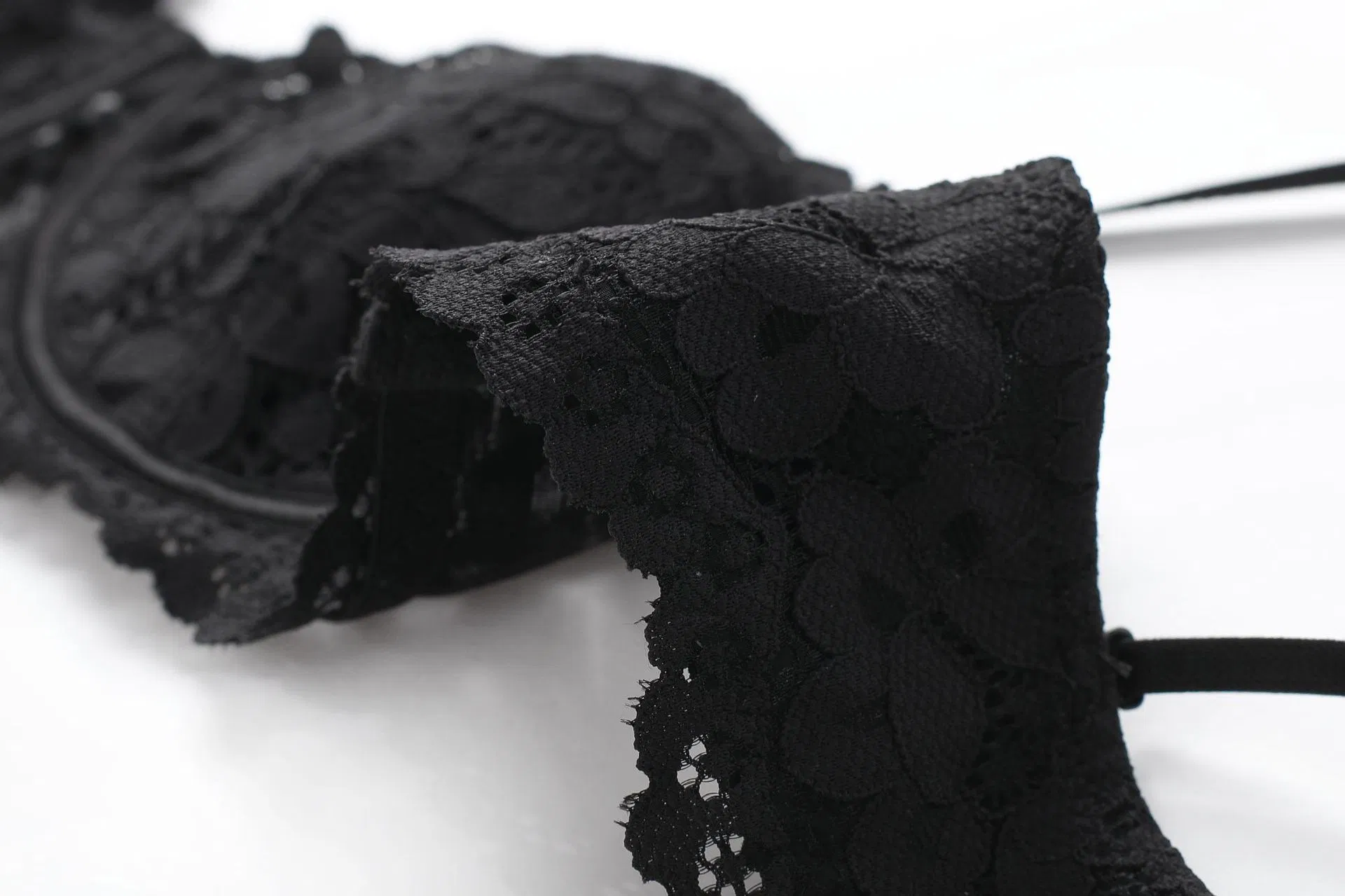 Hot Sell Sexy Embroidered Ultra-Thin Set for Women French Lace Soft Bra Underwear Lingerie