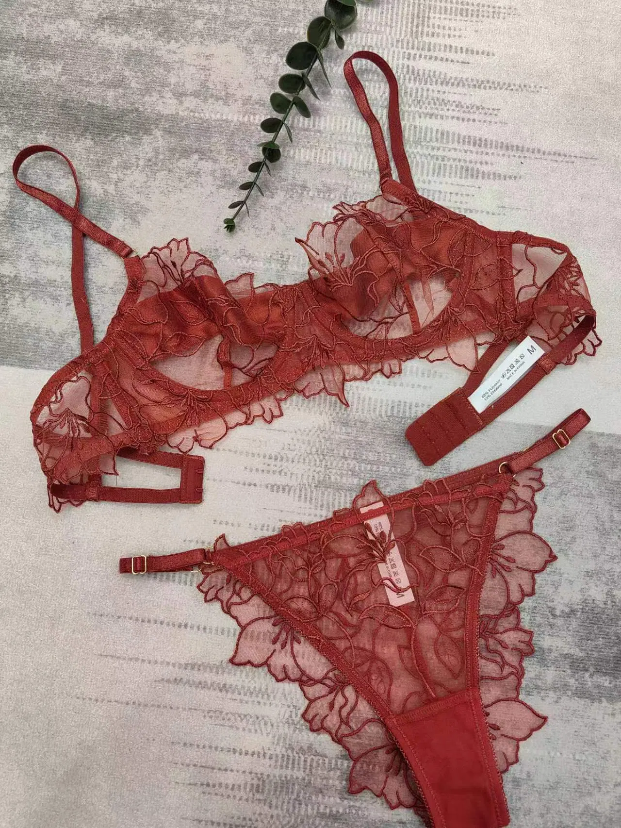 2025 Wholesale Romantic for Women French Ultra-Thin Set Embroidered Lace Sexy Bra Lingerie