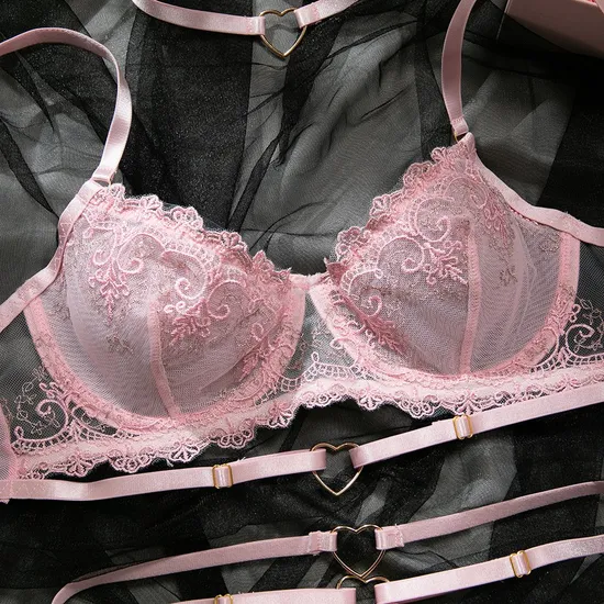 Hot Fashion Love Heart Halter Woman Bra Set Sexy See-Through Embroidered Lingerie