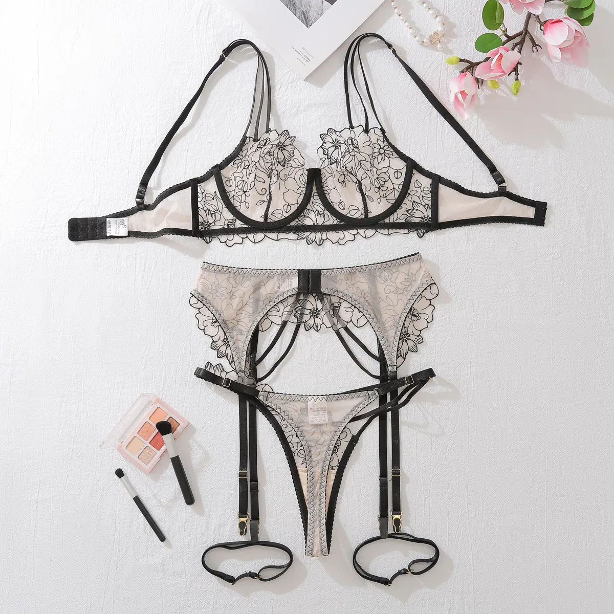 Sexy See-Through Mesh Women Bra Set Hot Selling V-Neck Embroidered Lace Lingerie