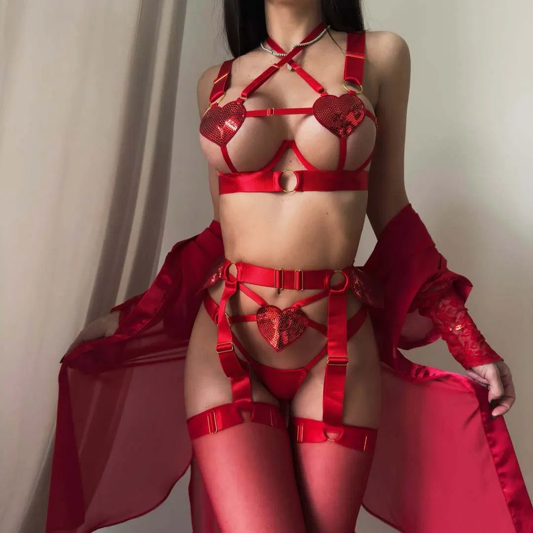 Wholesale Luxury Cross Hollow Underwear Set Sexy Heart Sequin Women's Lingerie