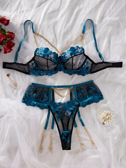 Wholesale See-Through Mesh Chain Underwear Thong Garter Set Sexy Women's Lingerie