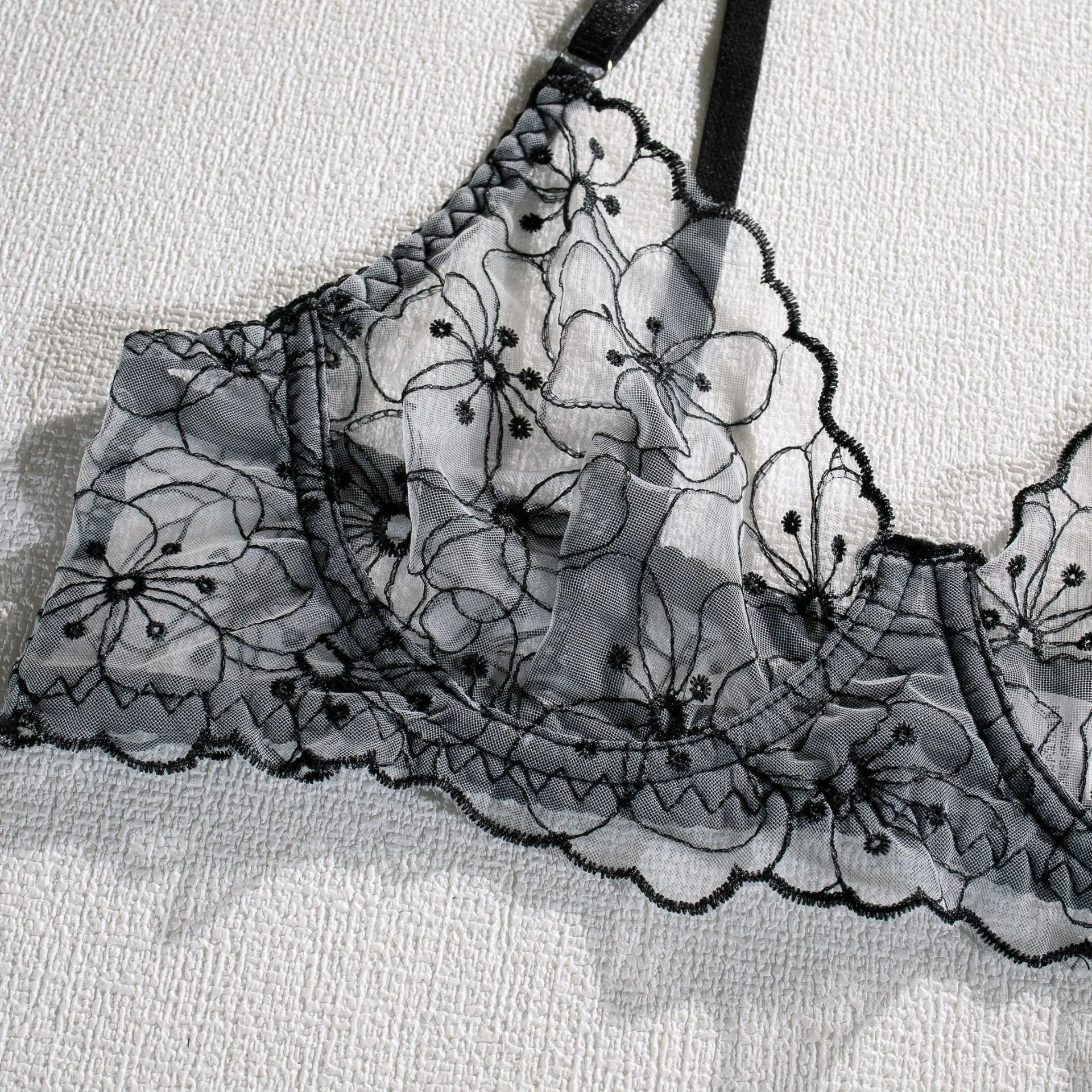 New Fashion Exotic See Through Women's Underwear Set Sexy Embroidered Lingerie