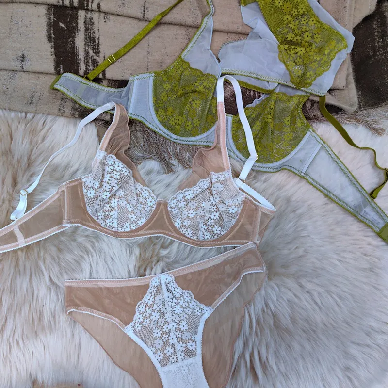 Sexy Wireless Underwear Triangular Cup Free Size Solid Seamless Push up Bra Set for Women