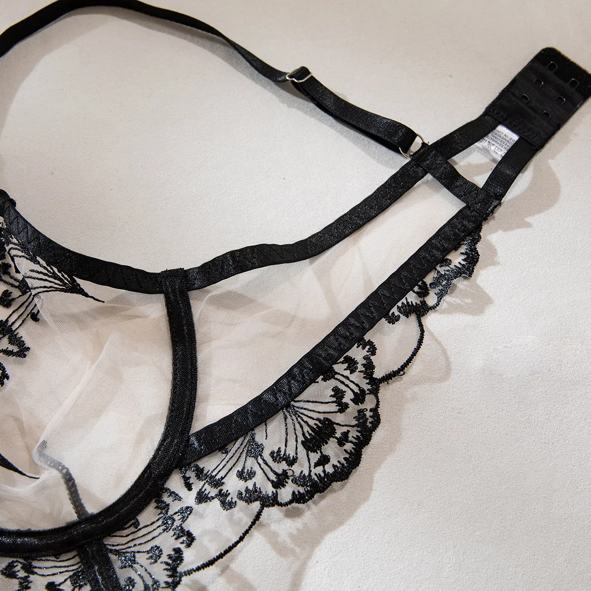 Sexy Embroidered Underwear Set for Woman Wholesale Perspective Mesh Backless Lingerie