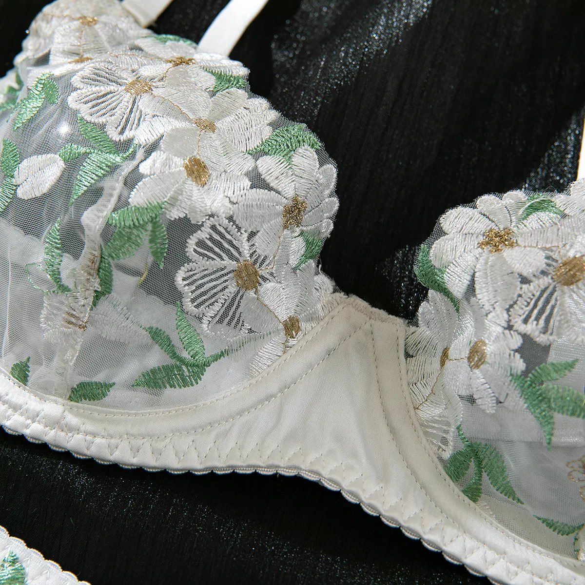 High Quality Women Floral Embroidery Underwear Sexy See-Through Mesh Lingerie