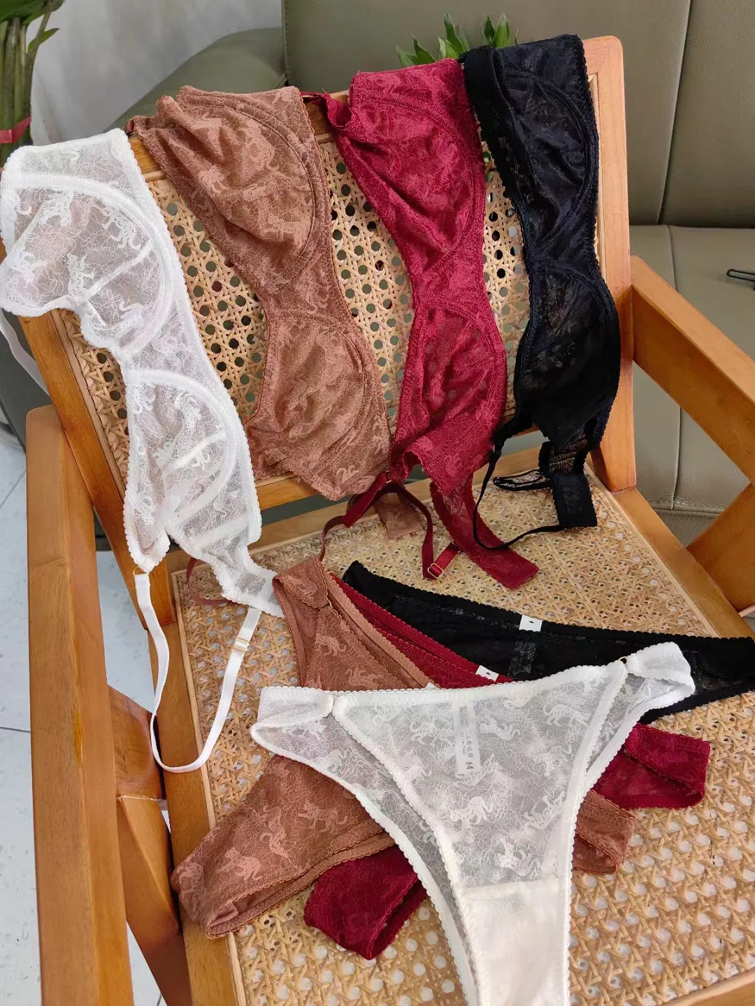 2025 New Style Wholesale Underwear Lace Ultra-Thin Romantic for Women Soft Sexy Bra Set Lingerie