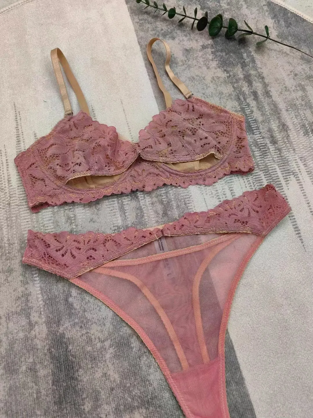 Sexy Underwear Wholesale Embroidery Lace French Ultra-Thin Romantic for Women Soft Bra Set Lingerie
