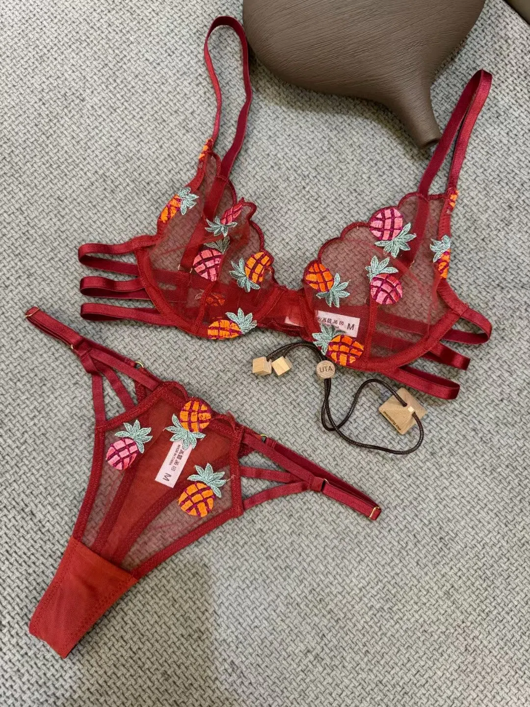 Hot Sell for Women French Deep V Embroidered Lace Trim Breathable Ultra-Thin Seduction Bra Underwear Set Sexy Lingerie