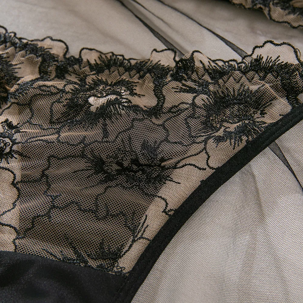 Wholesale Embroidered See-Through Mesh Underwear Set for Woman Sexy Hollow out 2PCS Lingerie