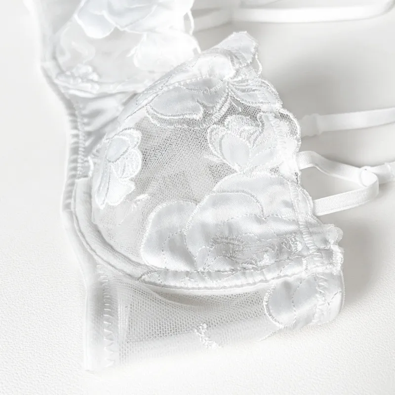 New Style French Ultra-Thin Rose Embroidery Lace Bra Set Romantic Sexy Underwear Wholesale Lingerie