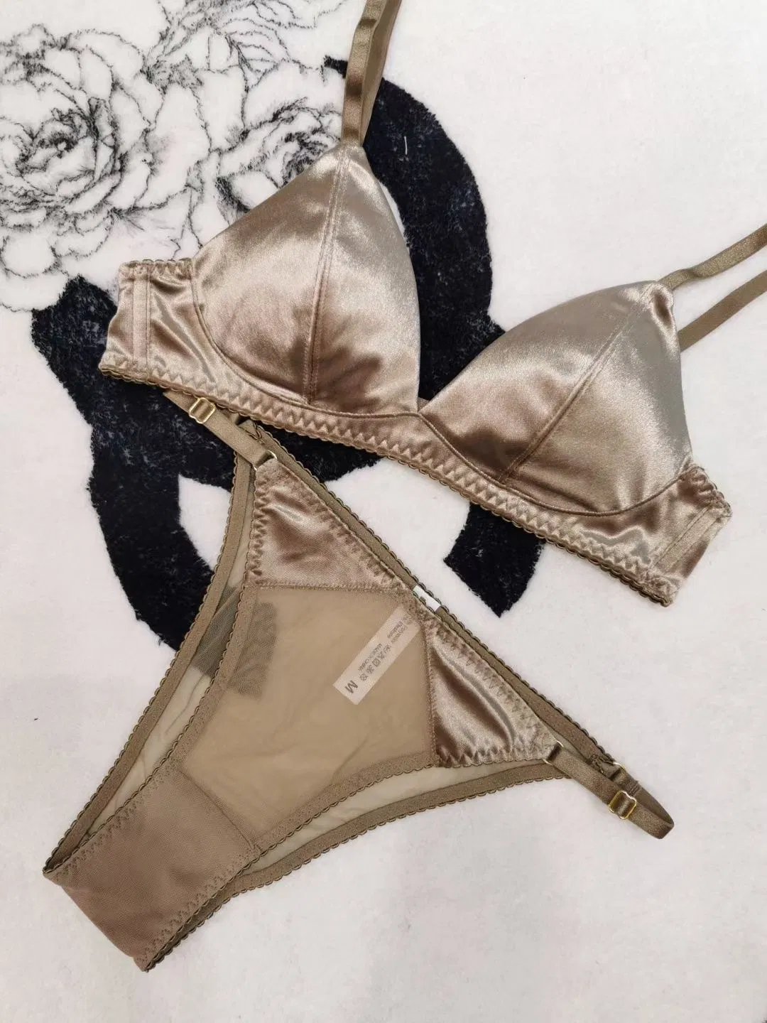 Hot Sell Underwear for Women Soft Bra Wholesale French Thin Velvet Triangular Cup Ultra-Thin Romantic Set Sexy Lingerie